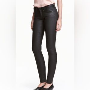H&M Size 6 Black Coated Skinny Jeans